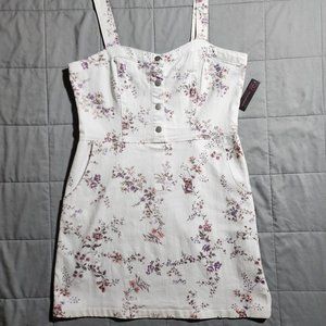 No Boundaries Floral Dress Sweetheart Neckline